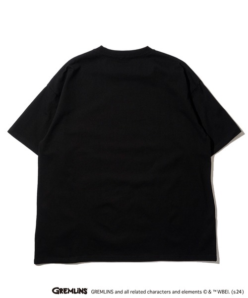 ADPOSION(アドポーション)の「【GREMLINS / グレムリン】ヴィンテージヒップホップ風フォトプリントTシャツ(Tシャツ/カットソー・メンズ・チャコールグレー/ホワイト×ブラック/ブラック/ホワイト・MEDIUM/LARGE/X-LARGE)」の12枚目の写真