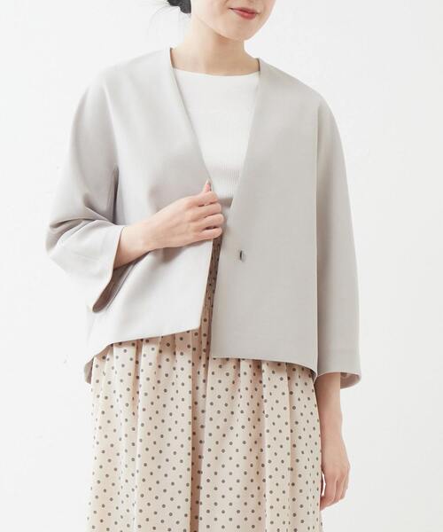 Tiara（ティアラ）の「ノーカラージャケット（ノーカラージャケット・レディース・ブラック/ブルー/グレイッシュベージュ・2/3）」の3枚目の写真