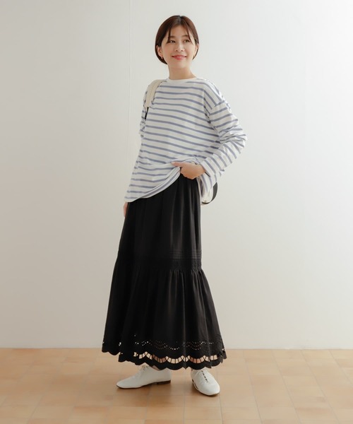 URBAN RESEARCH DOORS(アーバンリサーチドアーズ)の「コットンレーヨンスカラップティアードスカート(スカート・レディース・ブラック/オフホワイト・MEDIUM)」の4枚目の写真