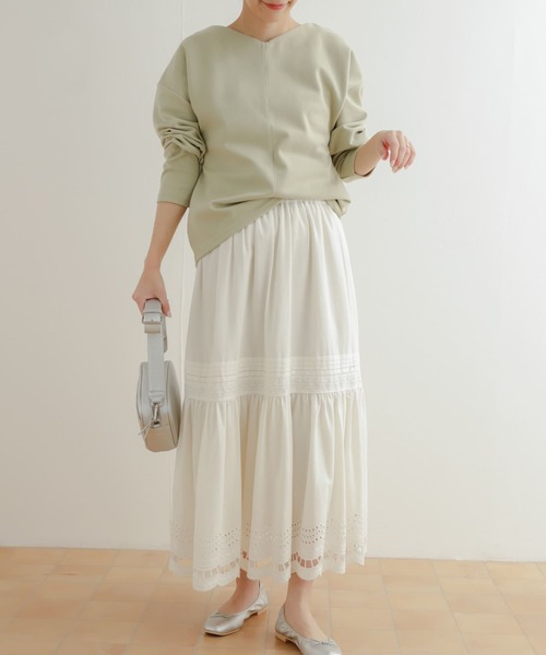 URBAN RESEARCH DOORS(アーバンリサーチドアーズ)の「コットンレーヨンスカラップティアードスカート(スカート・レディース・ブラック/オフホワイト・MEDIUM)」の14枚目の写真