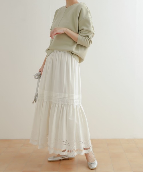 URBAN RESEARCH DOORS(アーバンリサーチドアーズ)の「コットンレーヨンスカラップティアードスカート(スカート・レディース・ブラック/オフホワイト・MEDIUM)」の15枚目の写真