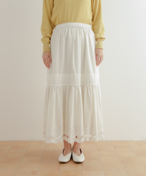 URBAN RESEARCH DOORS(アーバンリサーチドアーズ)の「コットンレーヨンスカラップティアードスカート(スカート・レディース・ブラック/オフホワイト・MEDIUM)」の18枚目の写真