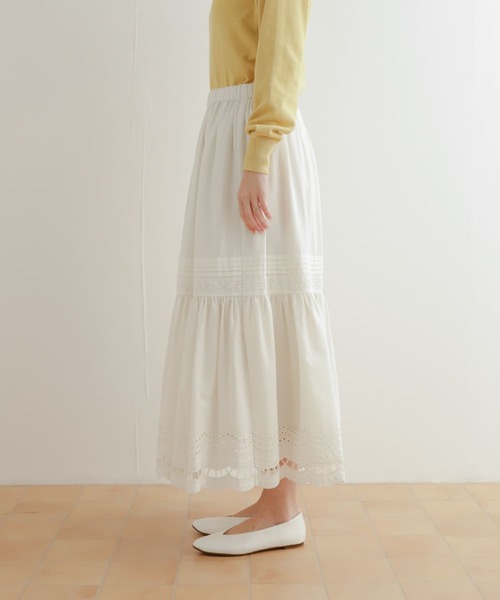 URBAN RESEARCH DOORS(アーバンリサーチドアーズ)の「コットンレーヨンスカラップティアードスカート(スカート・レディース・ブラック/オフホワイト・MEDIUM)」の19枚目の写真