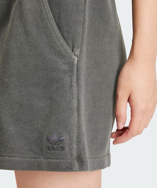 adidas(アディダス)の「エッセンシャルズ プラス ショーツ / アディダスオリジナルス adidas Originals(その他パンツ・レディース・ブラック・XX-LARGE/X-SMALL/SMALL/MEDIUM/LARGE/X-LARGE)」の4枚目の写真