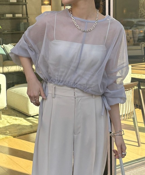 DouDou(ドゥドゥ)の「【WEB限定】チュールショート丈ドロストプルオーバー(Tシャツ/カットソー・レディース・グレー/ブラック・FREE)」の2枚目の写真