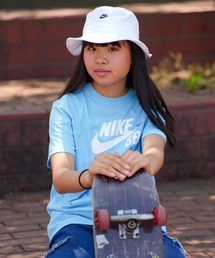 NIKE SB（ナイキエスビー）の「NIKE SB/ナイキエスビー キッズ 半袖Tシャツ LOGO YTH NSW SB ﾛｺﾞSSTｼｬﾂ FN9673-407（Tシャツ/カットソー）」