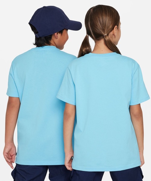 NIKE SB(ナイキエスビー)の「NIKE SB/ナイキエスビー キッズ 半袖Tシャツ LOGO YTH NSW SB ロゴSSTシャツ FN9673-407(Tシャツ/カットソー・キッズ・ライトブルー・150cm/140cm/160cm/130cm)」の4枚目の写真