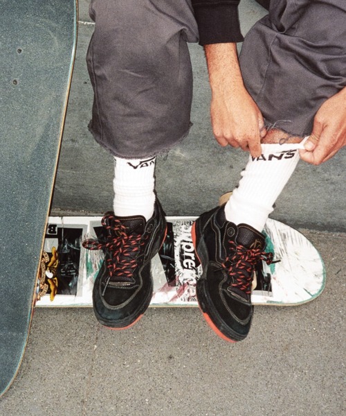VANS(バンズ)の「【VANS】ROWAN 2(スニーカー・メンズ・ブラック・27/28/27.5/26.5/26)」の2枚目の写真
