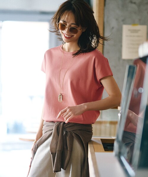 23区 S（ニジュウサンクチイサイサイズ）の「【接触冷感/洗える】フレンチスリーブ IT TEE（Tシャツ/カットソー・レディース・ブラック系/スモーキーグリーン系/ホワイト系/ピンク系/ダークブラウン系/ライトグレー系/オールドローズ系/ブルー系・32）」の8枚目の写真