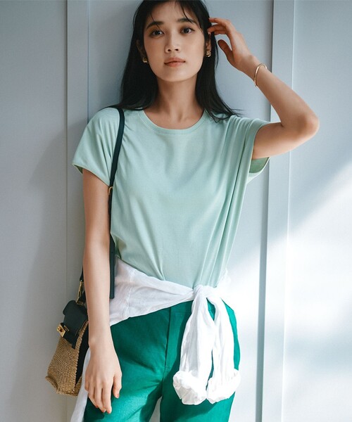 23区 S（ニジュウサンクチイサイサイズ）の「【接触冷感/洗える】フレンチスリーブ IT TEE（Tシャツ/カットソー・レディース・ブラック系/スモーキーグリーン系/ホワイト系/ピンク系/ダークブラウン系/ライトグレー系/オールドローズ系/ブルー系・32）」の5枚目の写真
