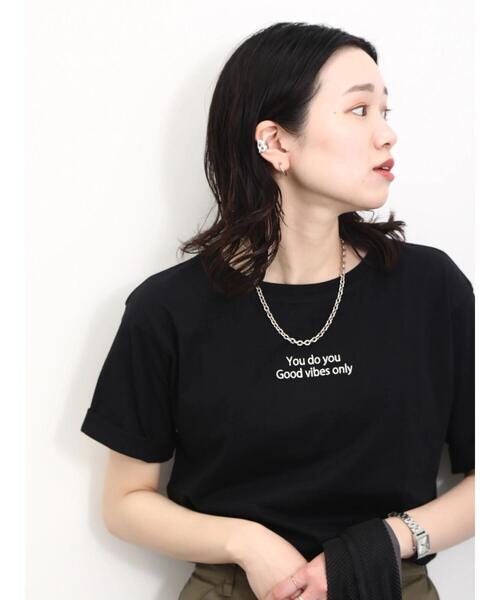 Samansa Mos2 blue(サマンサモスモスブルー)の「【シルキーコットン】アソート刺繍Tシャツ(Tシャツ/カットソー・レディース・オフホワイト/ブルー/ブラック・F)」の3枚目の写真