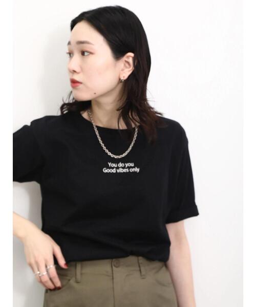 Samansa Mos2 blue(サマンサモスモスブルー)の「【シルキーコットン】アソート刺繍Tシャツ(Tシャツ/カットソー・レディース・オフホワイト/ブルー/ブラック・F)」の11枚目の写真