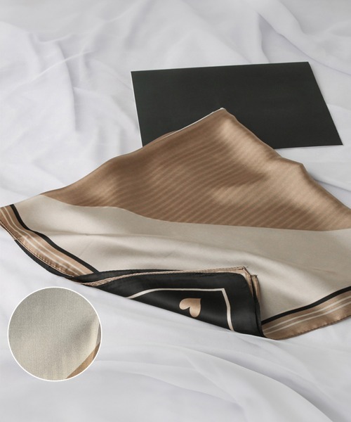 Miniministore（ミニミニストア）の「シルク風スカーフ 首巻き 配色バンダナ（バンダナ/スカーフ・レディース・ピンク/ブルー/ベージュ/テラコッタ・FREE）」の8枚目の写真