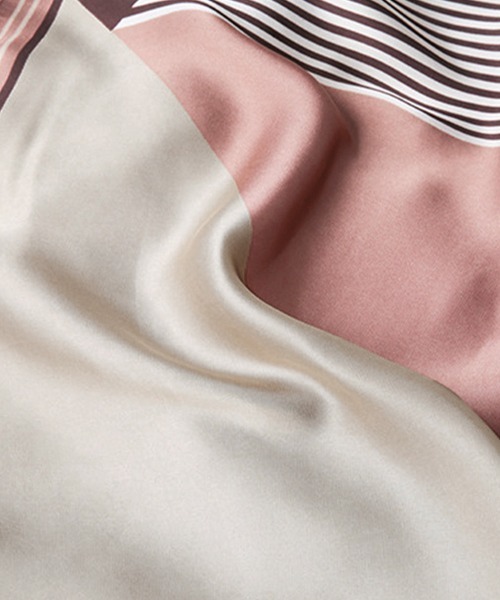 Miniministore（ミニミニストア）の「シルク風スカーフ 首巻き 配色バンダナ（バンダナ/スカーフ・レディース・ピンク/ブルー/ベージュ/テラコッタ・FREE）」の14枚目の写真