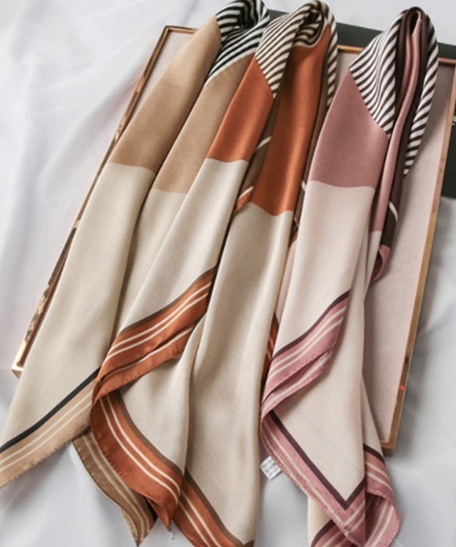Miniministore（ミニミニストア）の「シルク風スカーフ 首巻き 配色バンダナ（バンダナ/スカーフ・レディース・ピンク/ブルー/ベージュ/テラコッタ・FREE）」の15枚目の写真