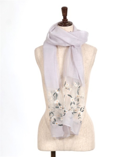 axes femme（アクシーズファム）の「サークルフラワー刺繍ストール（ストール/ショール・レディース・サックスブルー/グレイッシュベージュ/ピンク・FREE）」の10枚目の写真