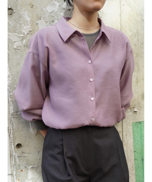 CHAROL（シャロル）の「ドロストヘムシアーシャツ（シャツ/ブラウス・レディース・パープル/ホワイト・FREE）」の2枚目の写真