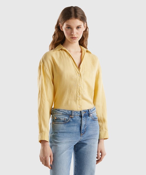 BENETTON (UNITED COLORS OF BENETTON)（ベネトンユナイテッドカラーズオブベネトン）の「リネン100％ドロップショルダー長袖シャツ・ブラウス（シャツ/ブラウス・レディース・ホワイト/カーキ/ピンクベージュ/イエロー・SMALL/MEDIUM/X-SMALL/XX-SMALL）」の3枚目の写真