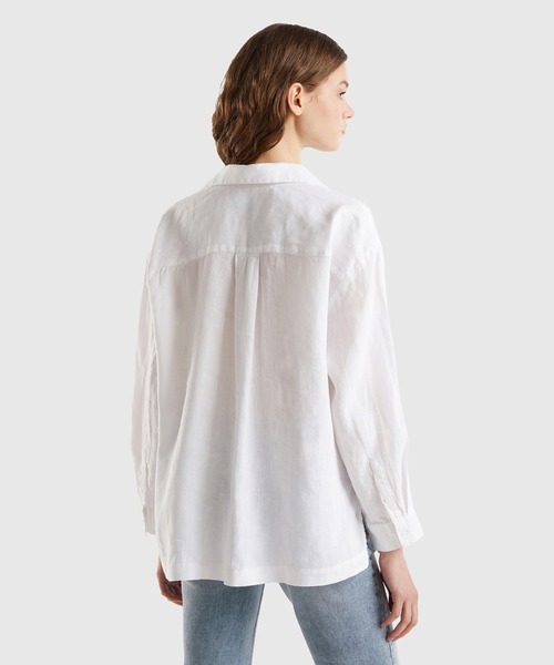 BENETTON (UNITED COLORS OF BENETTON)（ベネトンユナイテッドカラーズオブベネトン）の「リネン100％ドロップショルダー長袖シャツ・ブラウス（シャツ/ブラウス・レディース・ホワイト/カーキ/ピンクベージュ/イエロー・SMALL/MEDIUM/X-SMALL/XX-SMALL）」の6枚目の写真