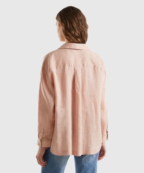 BENETTON (UNITED COLORS OF BENETTON)（ベネトンユナイテッドカラーズオブベネトン）の「リネン100％ドロップショルダー長袖シャツ・ブラウス（シャツ/ブラウス・レディース・ホワイト/カーキ/ピンクベージュ/イエロー・SMALL/MEDIUM/X-SMALL/XX-SMALL）」の15枚目の写真