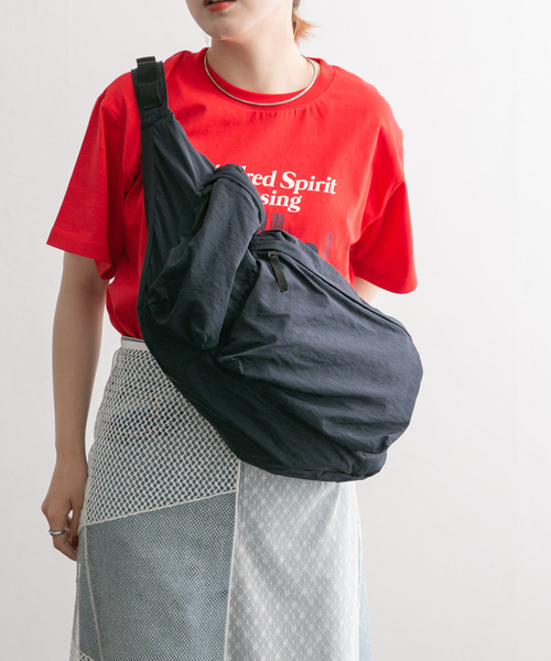 KBF（ケイビーエフ）の「アウトポケットショルダーBAG（ショルダーバッグ・レディース・ネイビー/イエロー/アイボリー・ONE）」の3枚目の写真