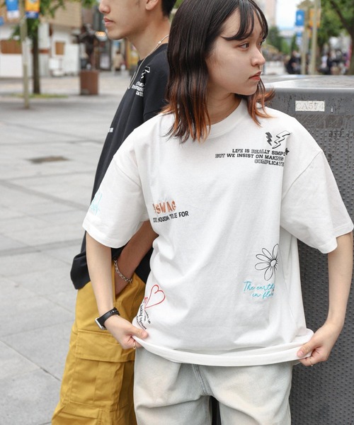 __gram.(スペースグラム)の「【_gram.】 落書き 総柄 刺繍 半袖 Tシャツ(Tシャツ/カットソー・レディース・ブラック/ホワイト/ミント/パープル・MEDIUM/LARGE)」の5枚目の写真