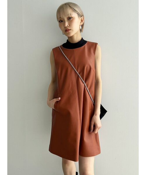 EMODA(エモダ)の「Aラインフェイクレザーワンピース(ワンピース・レディース・グレー/ブラック/キャメル・FREE)」の11枚目の写真
