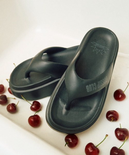 INTER FACTORY（インターファクトリー）の「AINA -オリジナルロゴ入り厚底サンダル　made in INTER FACTORY（サンダル・レディース・ホワイト/ブラック・MEDIUM/SMALL/LARGE）」の2枚目の写真