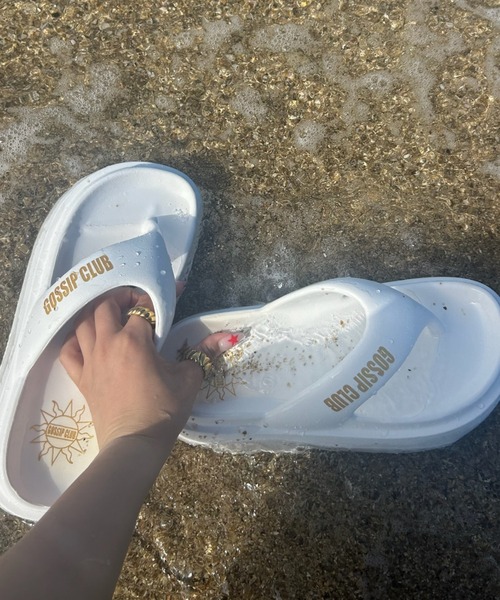 INTER FACTORY（インターファクトリー）の「AINA -オリジナルロゴ入り厚底サンダル　made in INTER FACTORY（サンダル・レディース・ホワイト/ブラック・MEDIUM/SMALL/LARGE）」の13枚目の写真