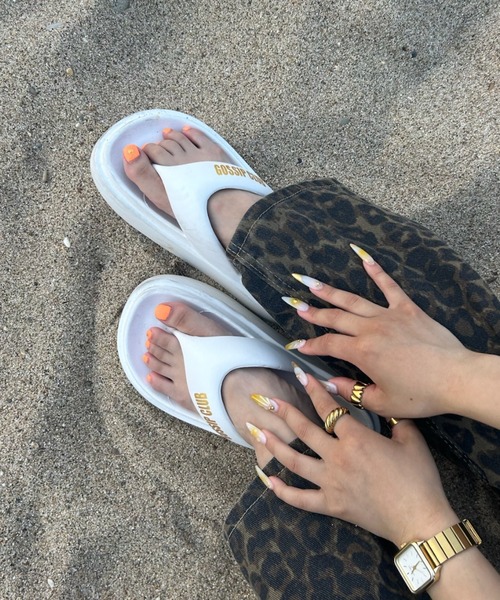 INTER FACTORY（インターファクトリー）の「AINA -オリジナルロゴ入り厚底サンダル　made in INTER FACTORY（サンダル・レディース・ホワイト/ブラック・MEDIUM/SMALL/LARGE）」の15枚目の写真