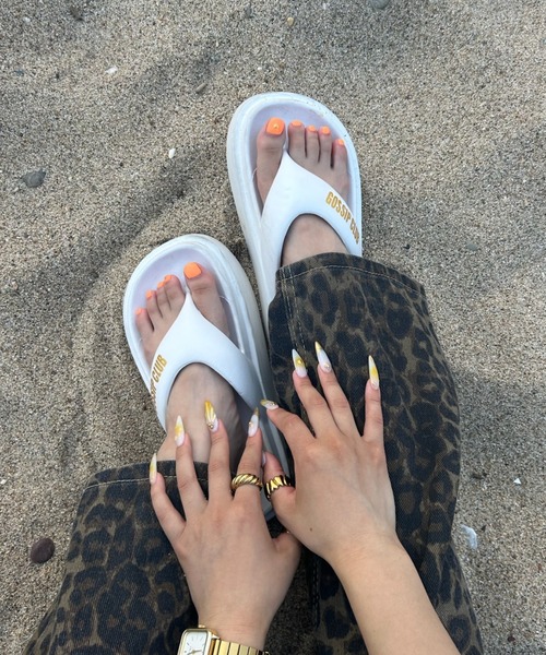 INTER FACTORY（インターファクトリー）の「AINA -オリジナルロゴ入り厚底サンダル　made in INTER FACTORY（サンダル・レディース・ホワイト/ブラック・MEDIUM/SMALL/LARGE）」の16枚目の写真