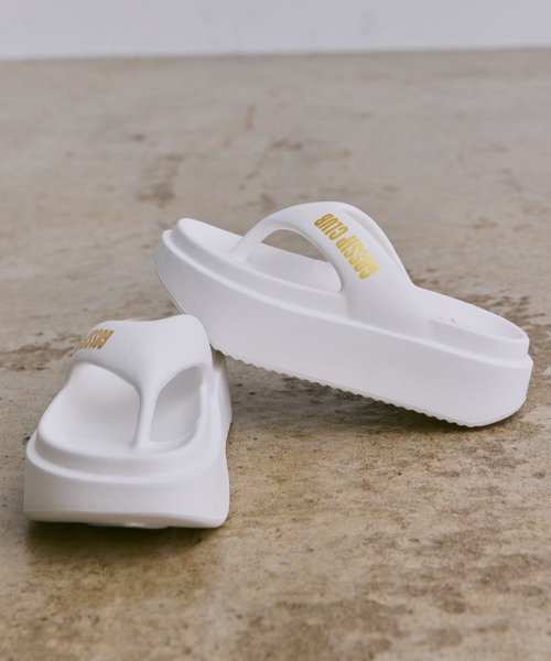 INTER FACTORY（インターファクトリー）の「AINA -オリジナルロゴ入り厚底サンダル　made in INTER FACTORY（サンダル・レディース・ホワイト/ブラック・MEDIUM/SMALL/LARGE）」の3枚目の写真