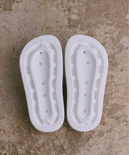 INTER FACTORY（インターファクトリー）の「AINA -オリジナルロゴ入り厚底サンダル　made in INTER FACTORY（サンダル・レディース・ホワイト/ブラック・MEDIUM/SMALL/LARGE）」の6枚目の写真