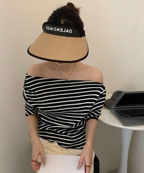 Achic(アシック)の「オフショル半袖ボーダーカットソー(Tシャツ/カットソー・レディース・アイボリー/ブラック・M)」の3枚目の写真