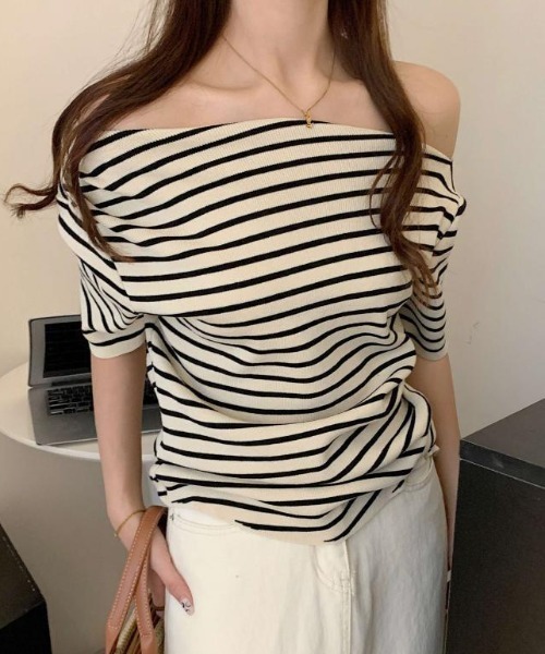 Achic(アシック)の「オフショル半袖ボーダーカットソー(Tシャツ/カットソー・レディース・アイボリー/ブラック・M)」の12枚目の写真