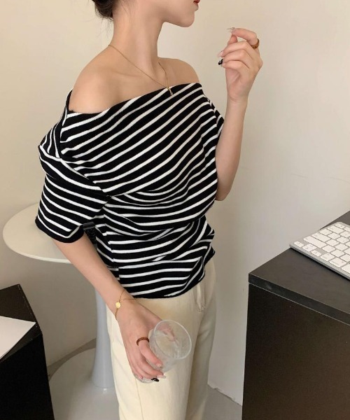 Achic(アシック)の「オフショル半袖ボーダーカットソー(Tシャツ/カットソー・レディース・アイボリー/ブラック・M)」の14枚目の写真