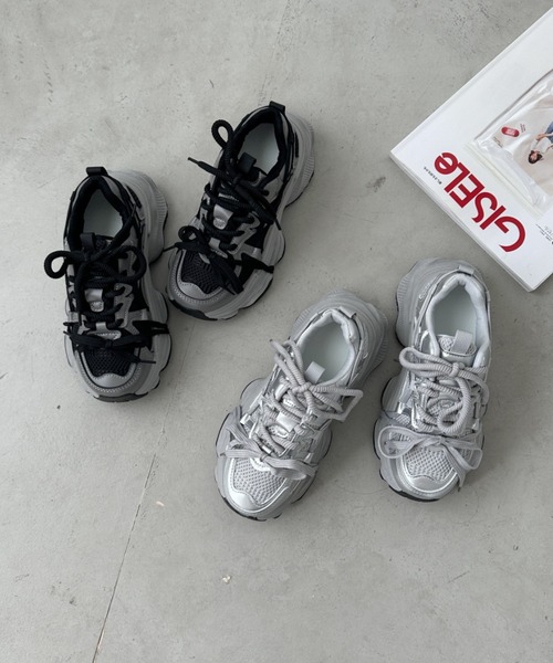 CLEA(クレア)の「ボリュームソール厚底スニーカー(スニーカー・レディース・シルバー/ブラック・23.5cm/24.5cm)」の9枚目の写真