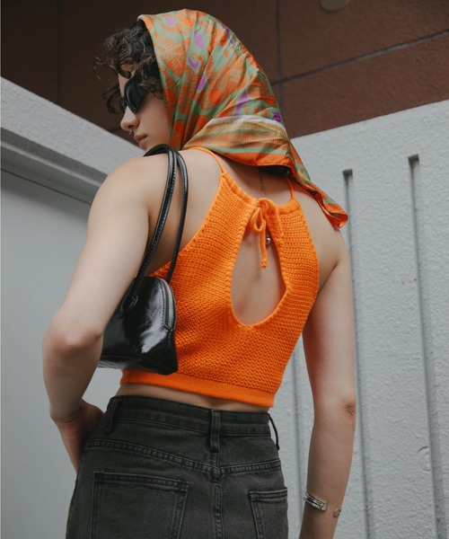 Solace（ソレイス）の「ホルターネックニットトップス（タンクトップ・レディース・グリーン/ホワイト/オレンジ/ブラック・FREE）」の21枚目の写真