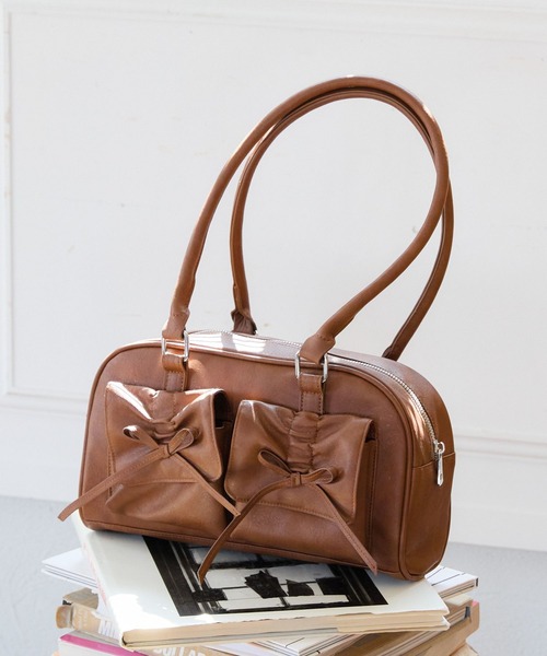 LAKOLE（ラコレ）の「シャーリングリボンハンドバッグ / 138974（ハンドバッグ・レディース・オフホワイト/ブラック/ブラウン・FREE）」の3枚目の写真