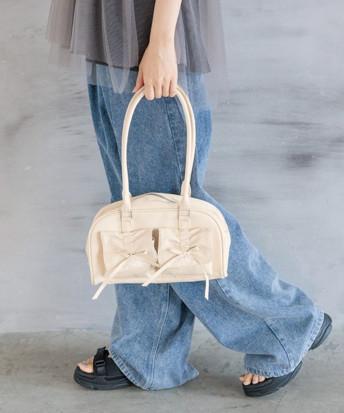 LAKOLE（ラコレ）の「シャーリングリボンハンドバッグ / 138974（ハンドバッグ・レディース・オフホワイト/ブラック/ブラウン・FREE）」の2枚目の写真