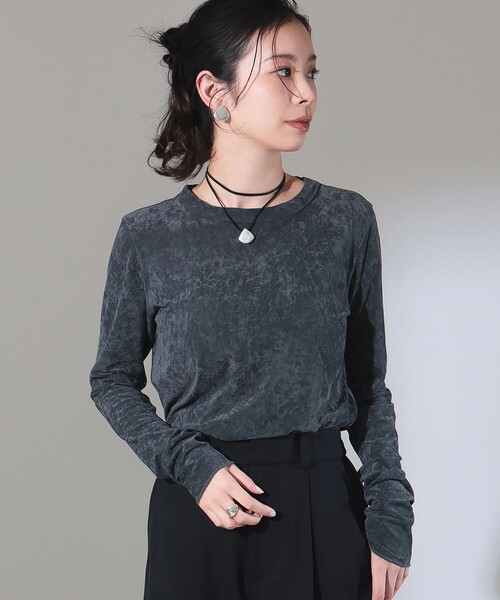 Demi-Luxe BEAMS(デミルクス ビームス)の「トリアセテート ベロア ロングスリーブ Tシャツ(Tシャツ/カットソー・レディース・ホワイト系その他5/チャコールグレー・ONE SIZE)」の15枚目の写真