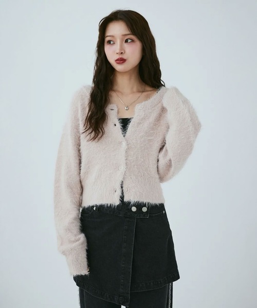 MIEL CRISHUNANT（ミエルクリシュナ）の「【累計お気に入り数2.8万人突破】ふわふわシャギークルーネックカーディガン（カーディガン/ボレロ・レディース・グレー/ブラック/ライトピンク・FREE）」の3枚目の写真