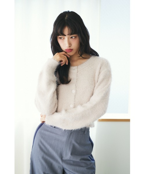 MIEL CRISHUNANT（ミエルクリシュナ）の「【累計お気に入り数2.8万人突破】ふわふわシャギークルーネックカーディガン（カーディガン/ボレロ・レディース・グレー/ブラック/ライトピンク・FREE）」の16枚目の写真