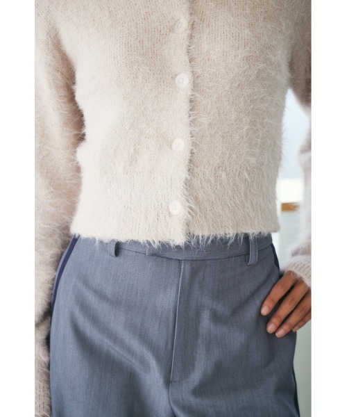 MIEL CRISHUNANT（ミエルクリシュナ）の「【累計お気に入り数2.8万人突破】ふわふわシャギークルーネックカーディガン（カーディガン/ボレロ・レディース・グレー/ブラック/ライトピンク・FREE）」の9枚目の写真