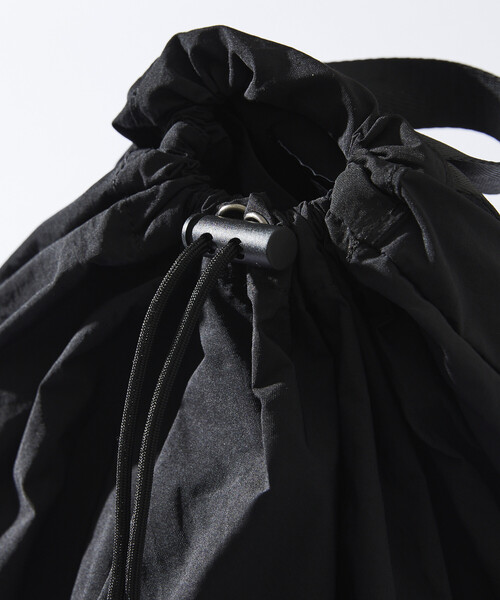 UMBRO（アンブロ）の「UMBRO/アンブロ SP Packable Bag/別注 パッカブル バッグ（バックパック/リュック・メンズ・オフホワイト/チャコールグレー/ブラック/グレー系/ベージュ系/チェック・ﾌﾘ-）」の14枚目の写真