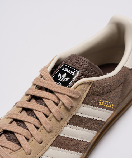 adidas（アディダス）の「販路限定カラー ADIDAS / アディダス GAZELLE INDOOR（スニーカー・メンズ・ブラウン・28cm/27.5cm/27cm/26.5cm/26cm）」の4枚目の写真