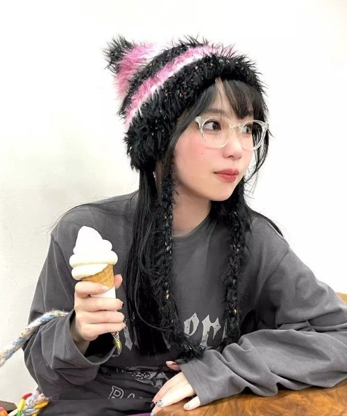 LADY LIKE(レディライク)の「シャギーボーダー猫耳ニット帽(ニットキャップ/ビーニー・レディース・ホワイト/ブルー/ブラック・F)」の4枚目の写真