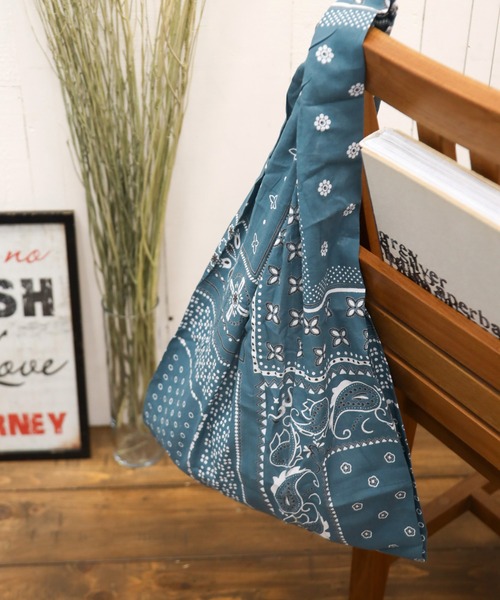 BAYFLOW（ベイフロー）の「BFバンダナマルシェバック（エコバッグ/サブバッグ・レディース・レッド/ネイビー・0）」の2枚目の写真