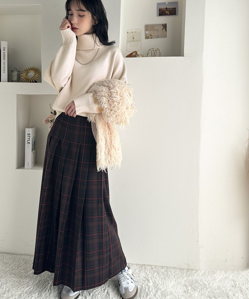 classicalelf(クラシカルエルフ)の「シンプルシックな大人の魅力。天竺編みタートルネック圧縮ニットプルオーバー(ニット/セーター・レディース・アイボリー/ブラック/ライトグレー/ブルー・MEDIUM/X-LARGE/SMALL/LARGE)」の7枚目の写真