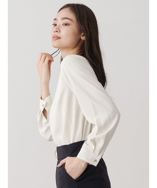 TONAL（トーナル）の「フロントチェーンサテンブラウス（シャツ 